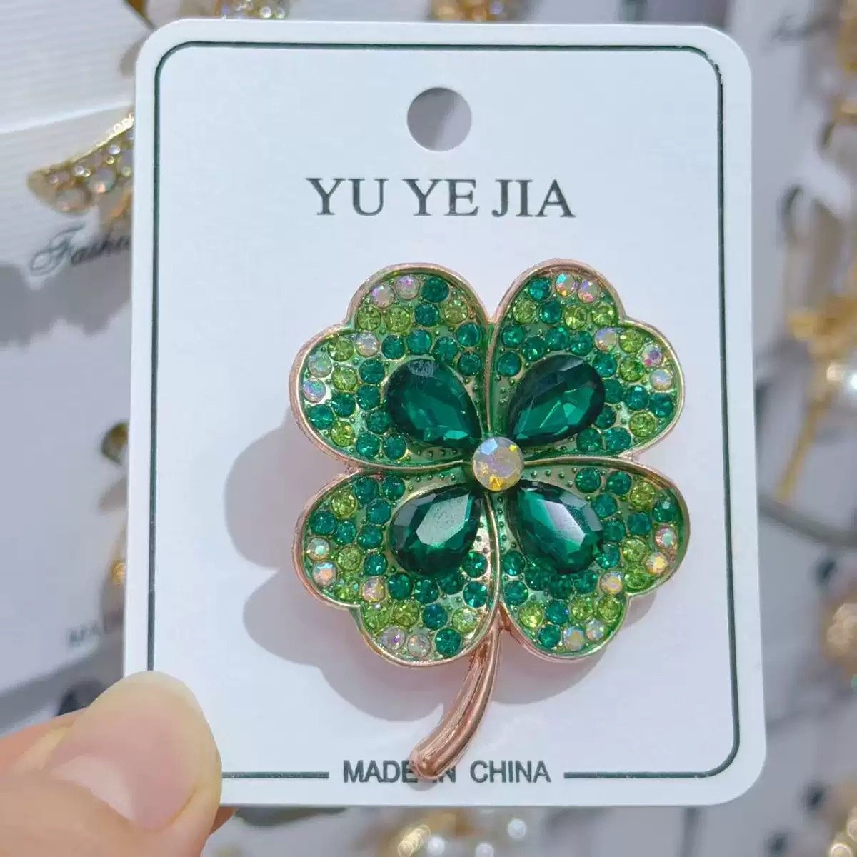 Gradient flowers brooch - Green