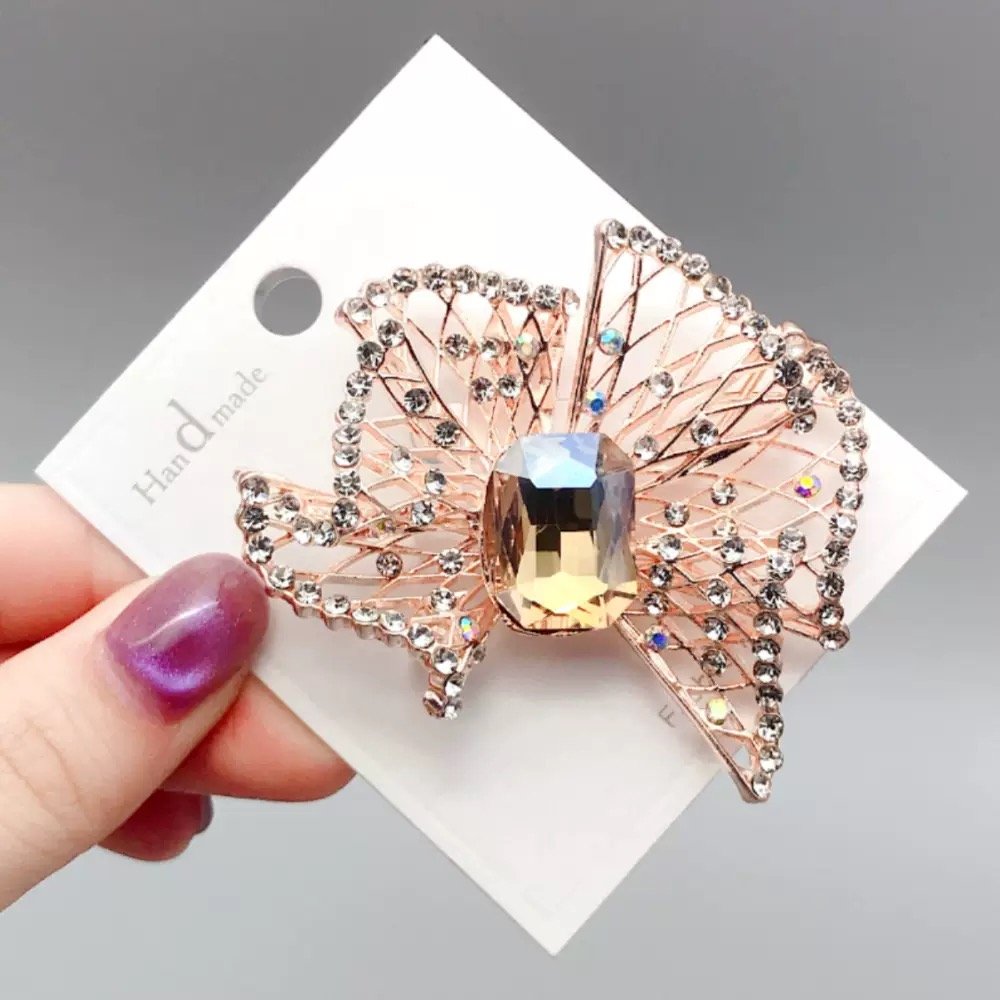 Cut Out Bow Brooch